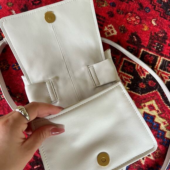 Ted Baker Niasina White Bow Top Handle Leather Crossbody Bag - Picture 12 of 14